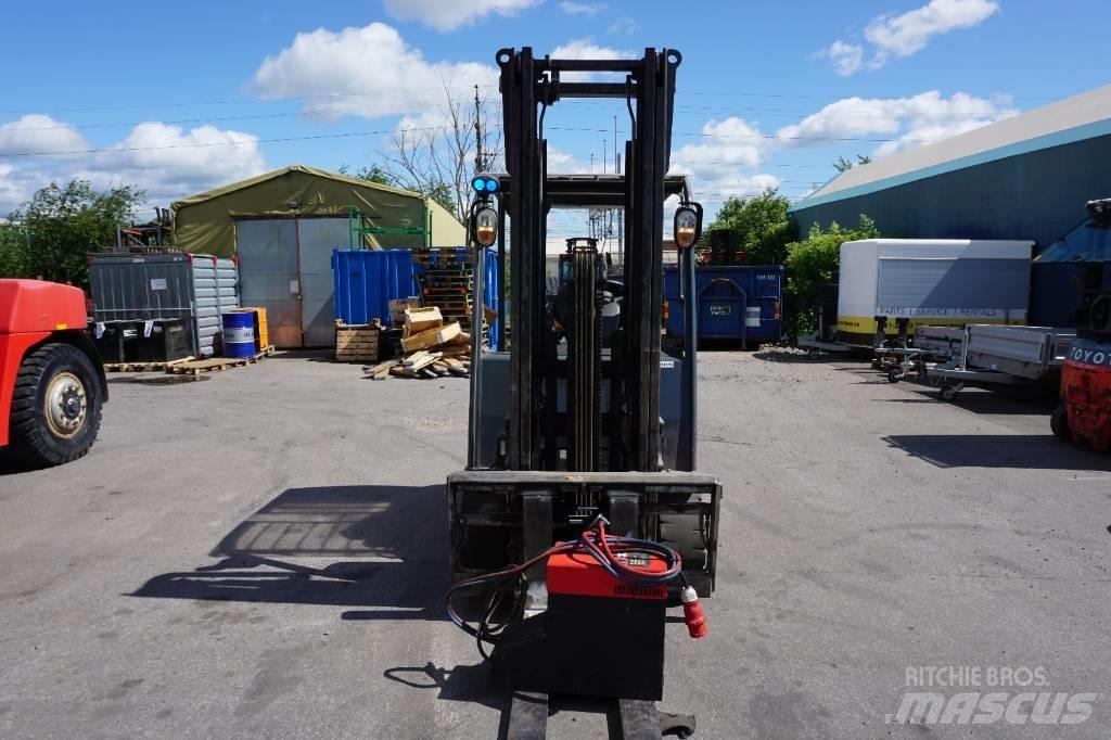 Toyota 8FBMT35 Electric forklift trucks