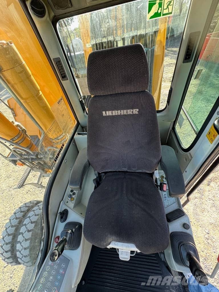 Liebherr A 924 C Waste / industry handlers