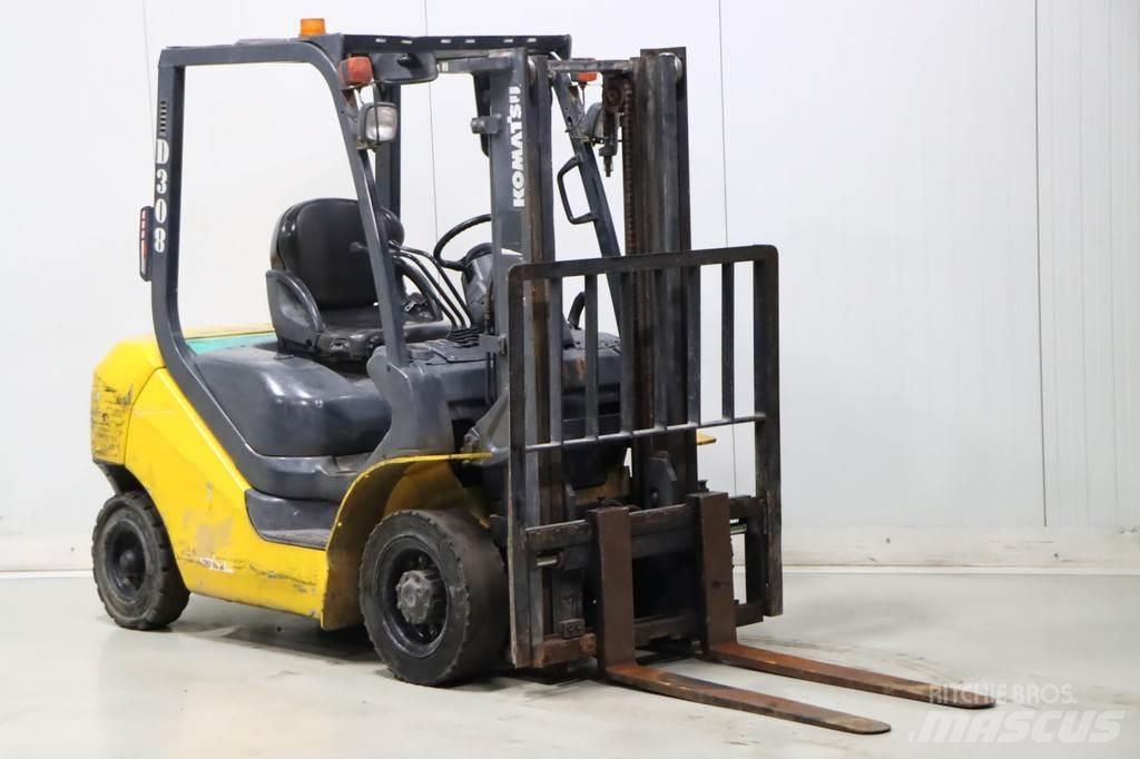 Komatsu FD25T-16 Diesel trucks