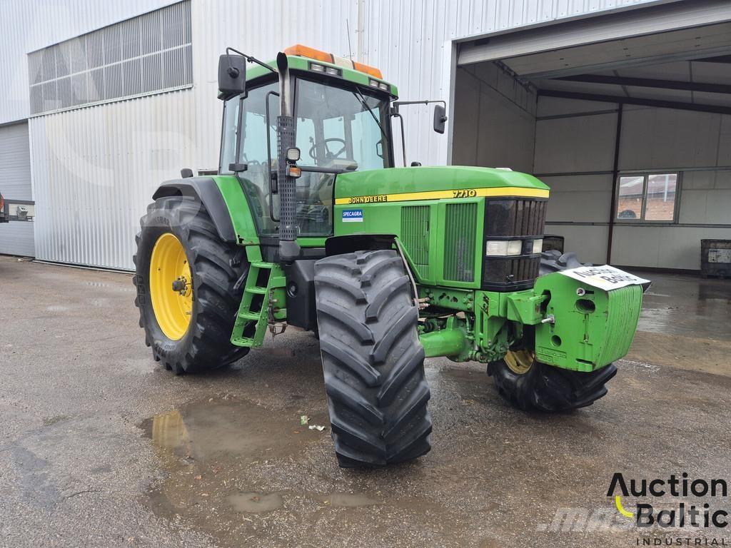 John Deere 7710 Tractors