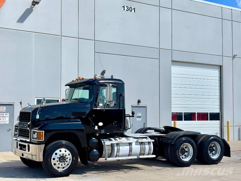 Mack Pinnacle Tractor Units