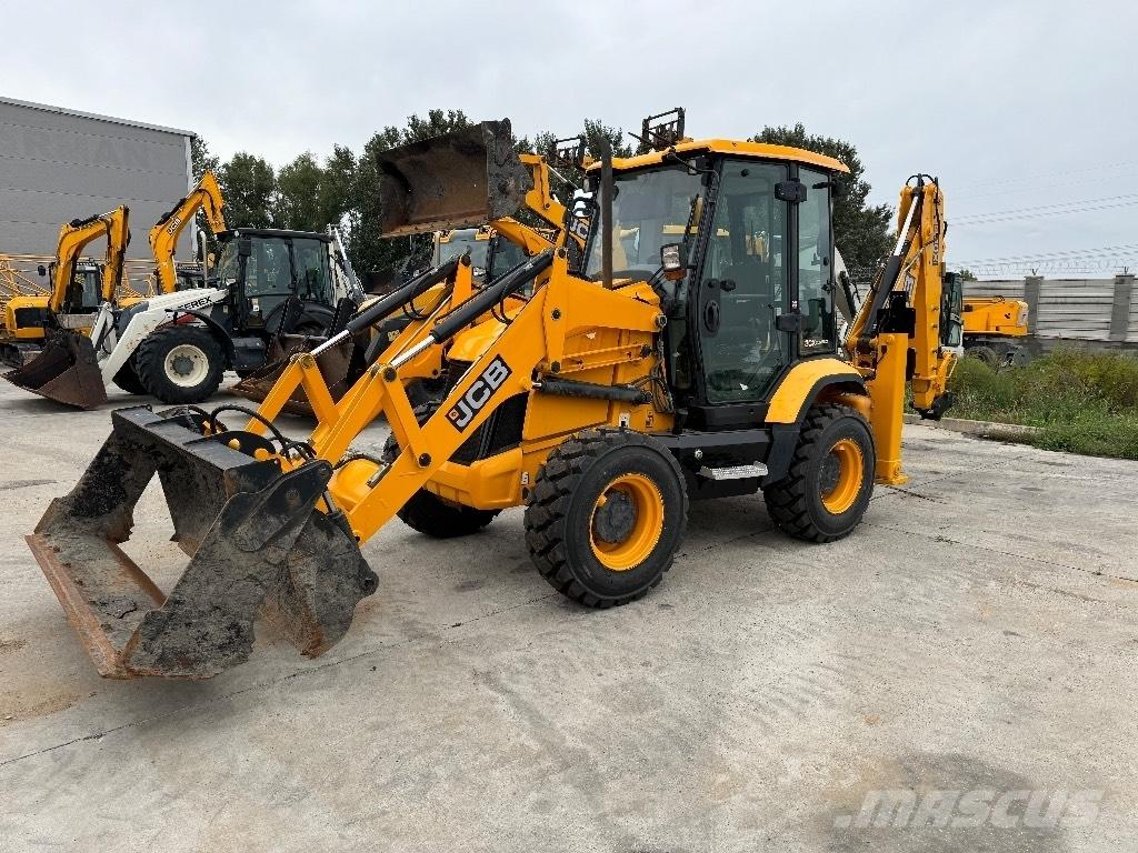JCB 3 CX / compact Backhoe loaders