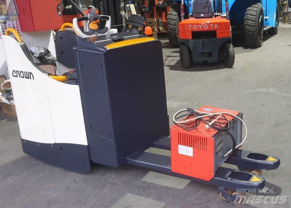 Crown WT 3040 Low lifter with platform