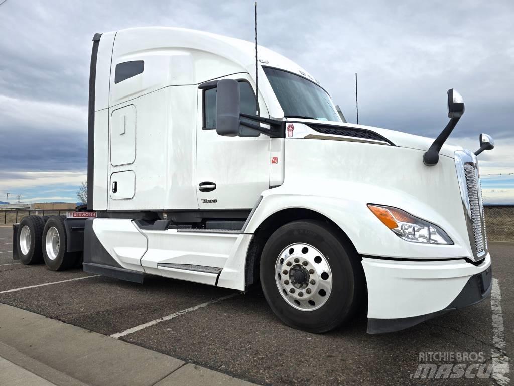Kenworth T 680 Tractor Units