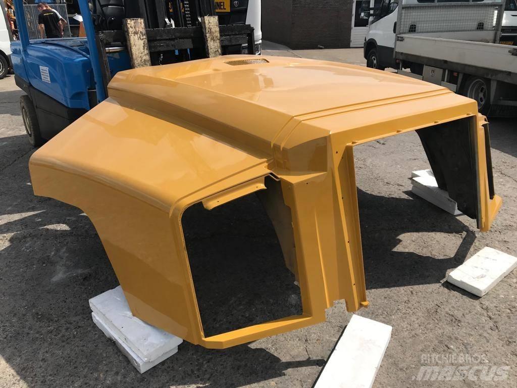 CAT 735 B Hood Chassis and suspension