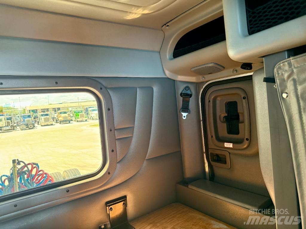 Peterbilt 389 Tractor Units