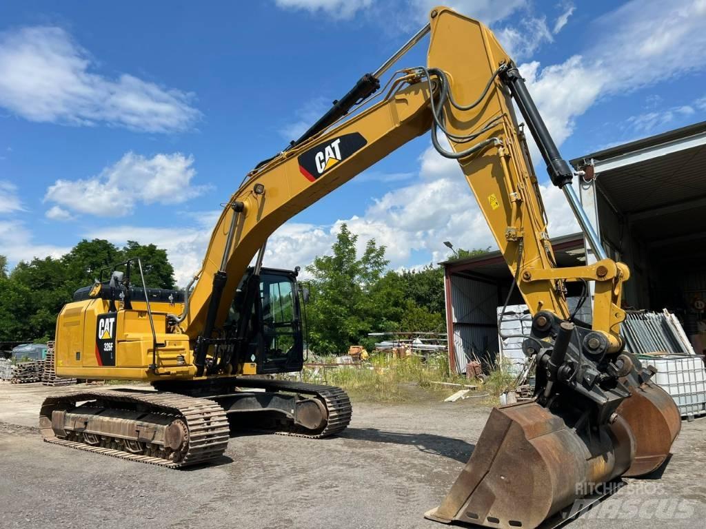 CAT 326 F L Crawler excavators