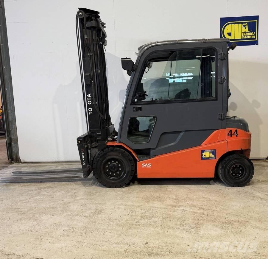 Toyota truck 8FBMT45 Electric forklift trucks