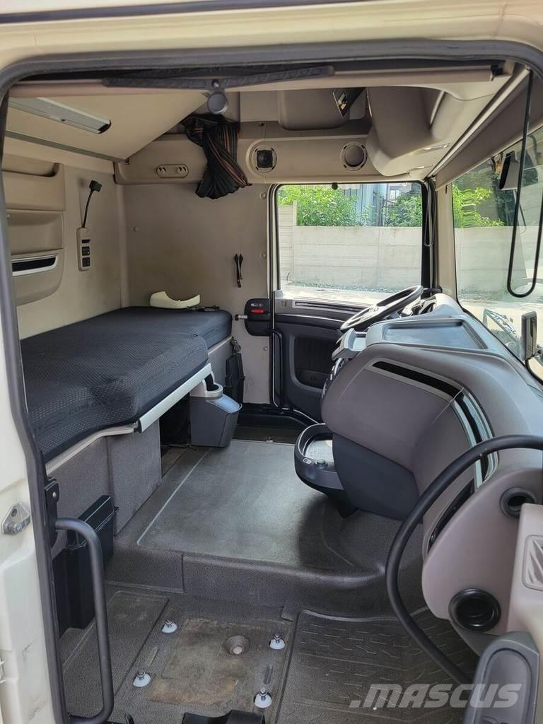 DAF XF 106 - XF106 Cabins and interior