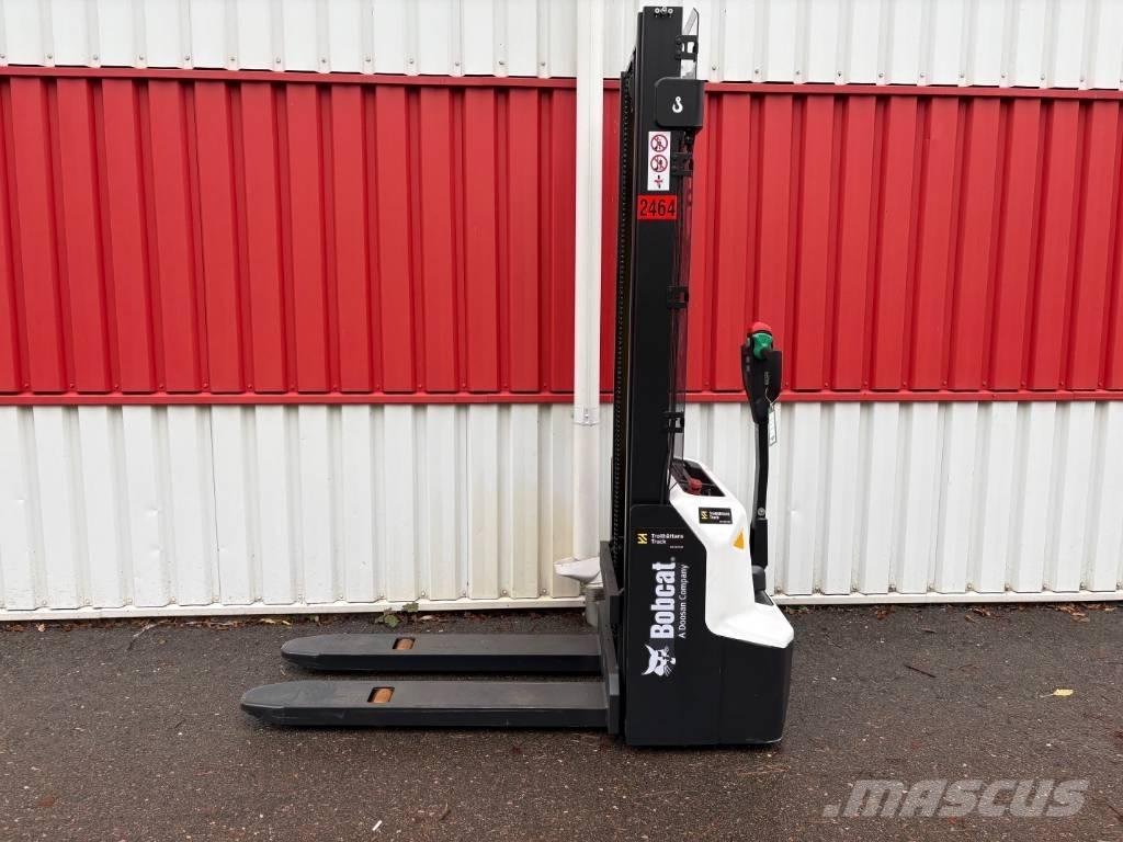 Bobcat LSM 12 N Pedestrian stacker