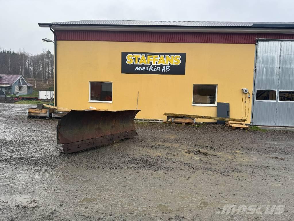 Svedala Snöblad Snow blades and plows