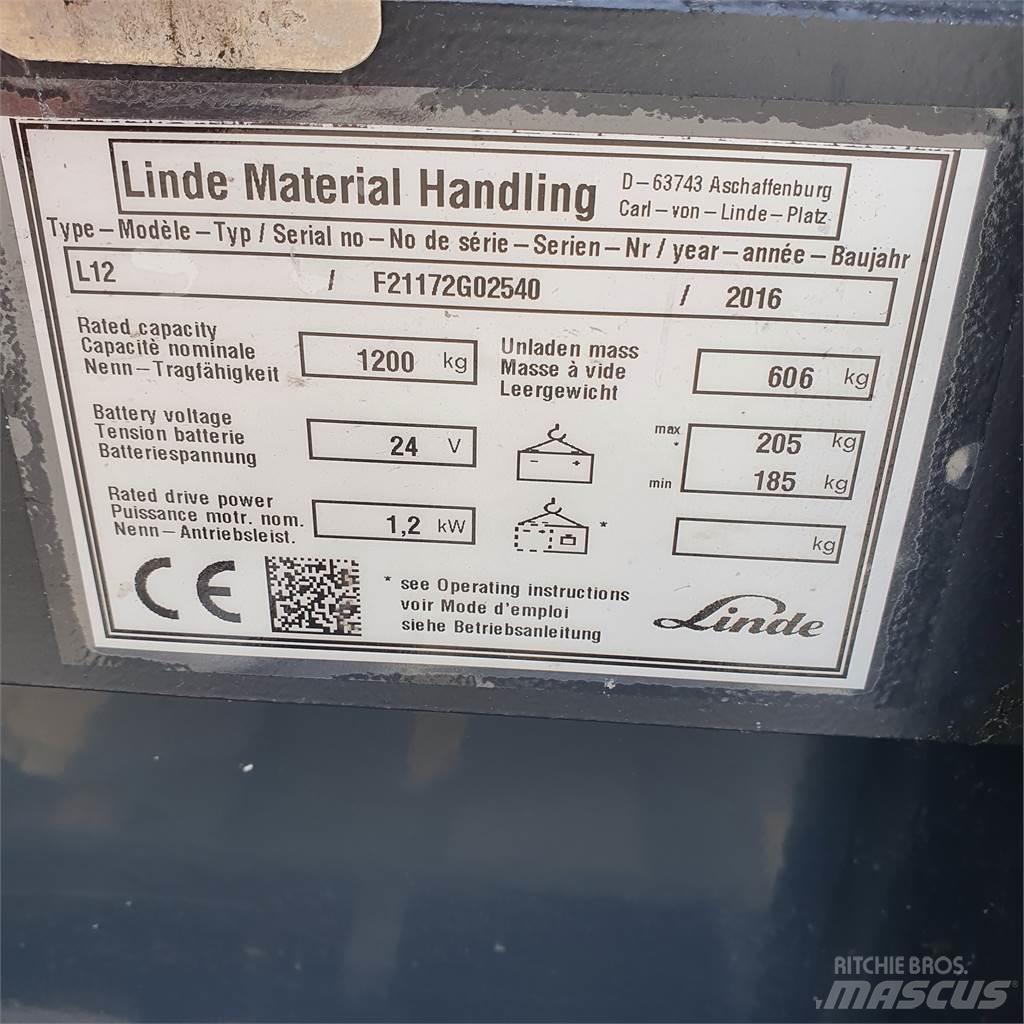 Linde L12 Pedestrian stacker