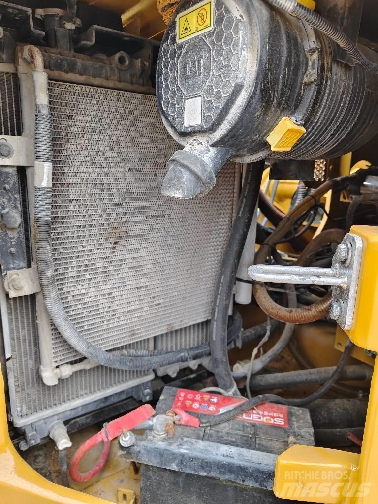 CAT 307.5 Crawler excavators