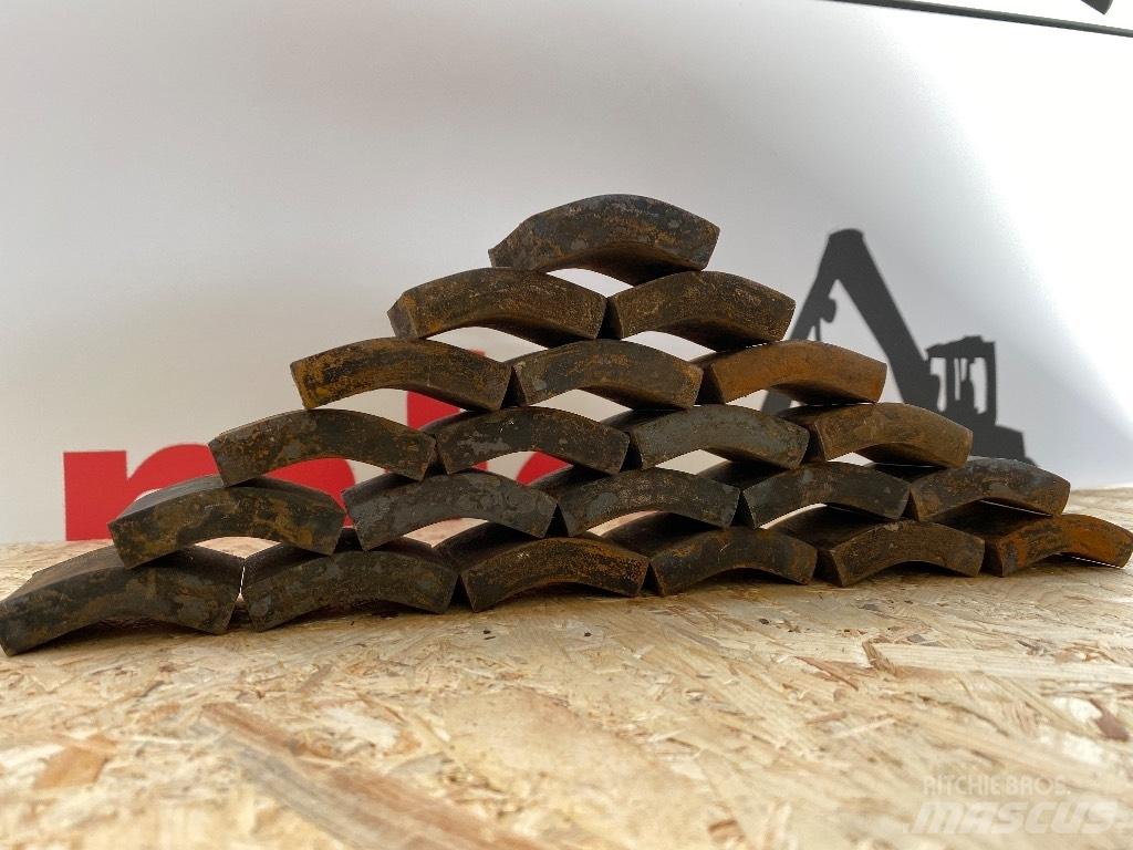  MFO halfmoon Tracks, chains and undercarriage
