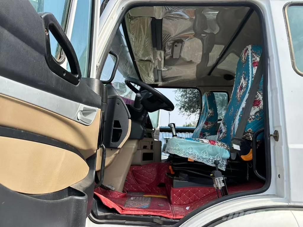 Sinotruk HOHAN 400HP Tipper trucks