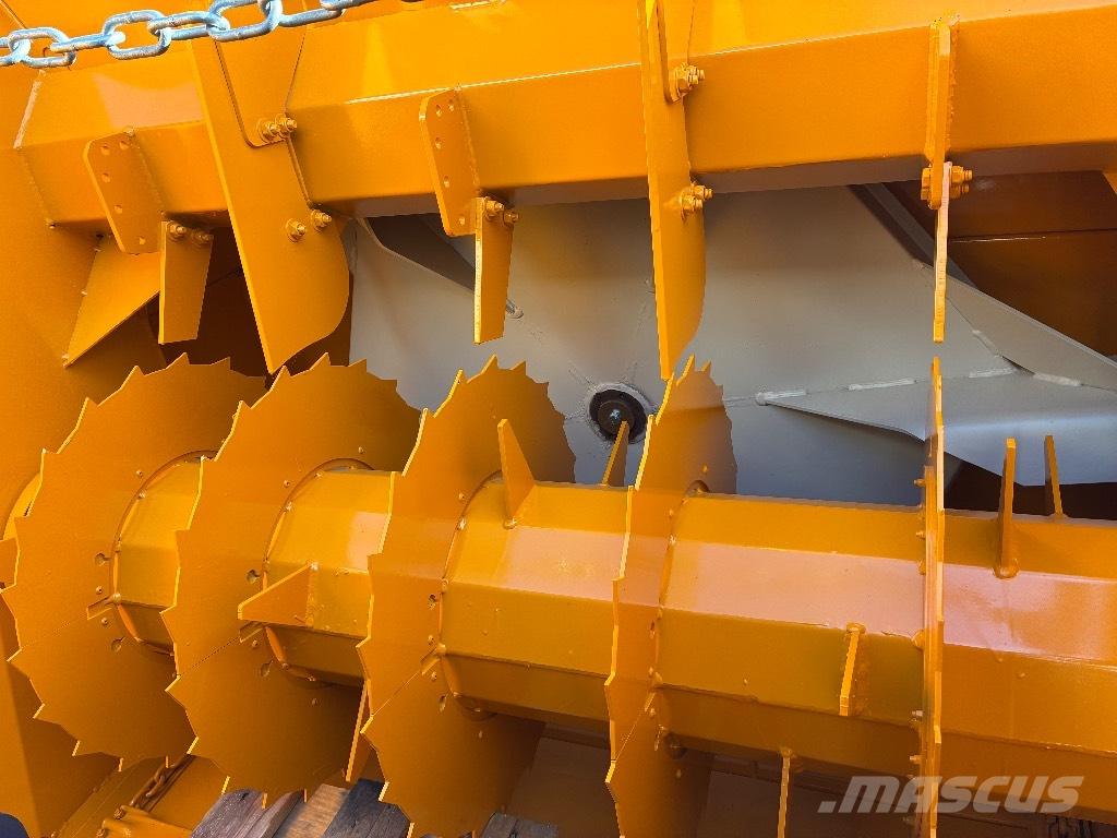 Lucas G Raptor Bale shredders, cutters and unrollers