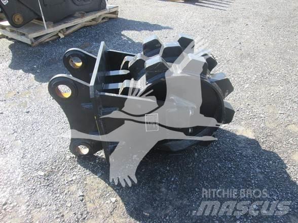  GIYI CAT 320 Tyres, wheels and rims