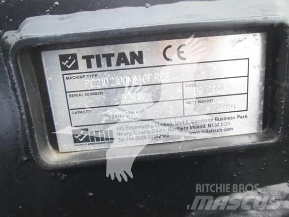 Titan CAT 320 Buckets