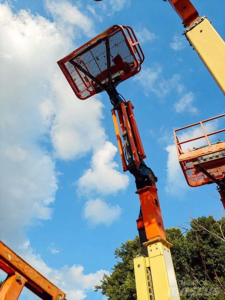 JLG E 300 AJP Articulated boom lifts