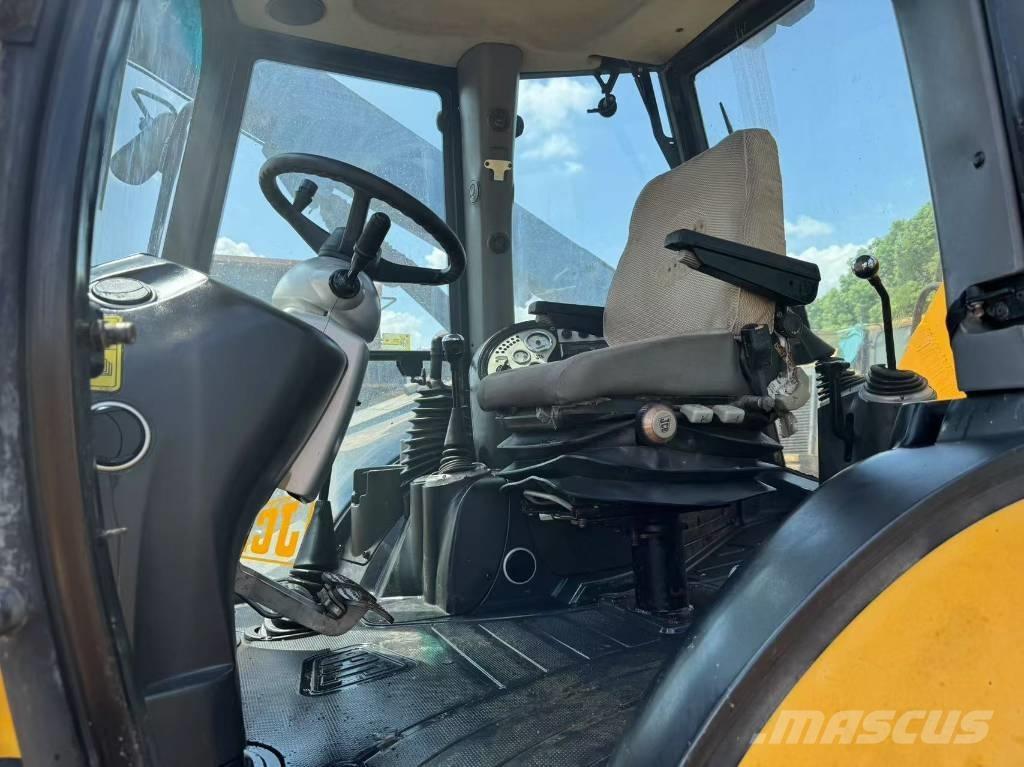 JCB 3 CX Backhoe loaders
