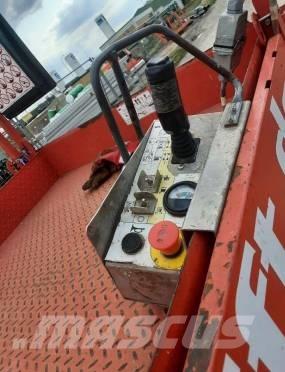 SkyJack SJ III 4740 Scissor lifts