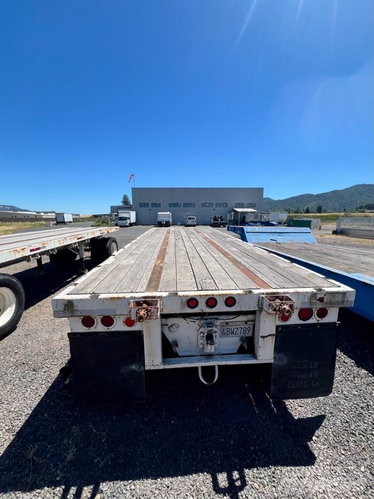 Trail King 1990 Flatbed/Dropside trailers