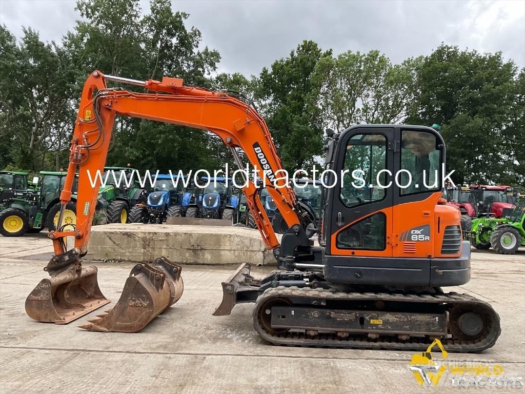 Doosan DX 85 R-3 Midi excavators  7t - 12t