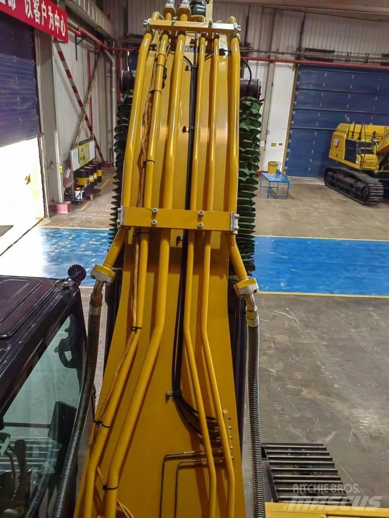 CAT 2021 CAT 330 Wheeled excavators