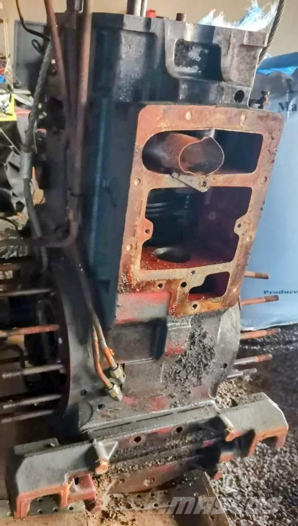 New Holland TM 120 Tractors