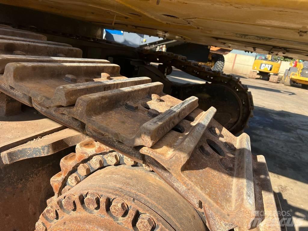 CAT 390 D Crawler excavators