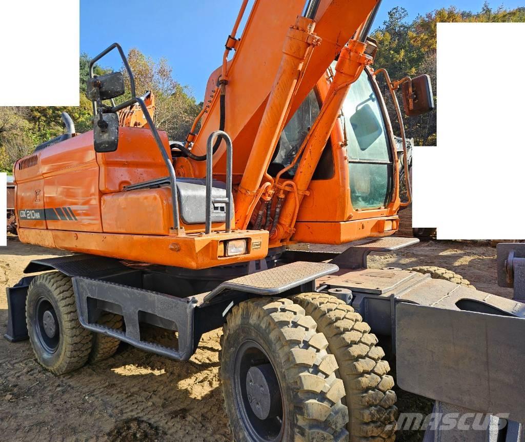 Doosan DX 210 W Wheeled excavators