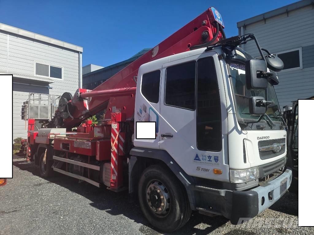 Horyong SKY450 Truck & Van mounted aerial platforms