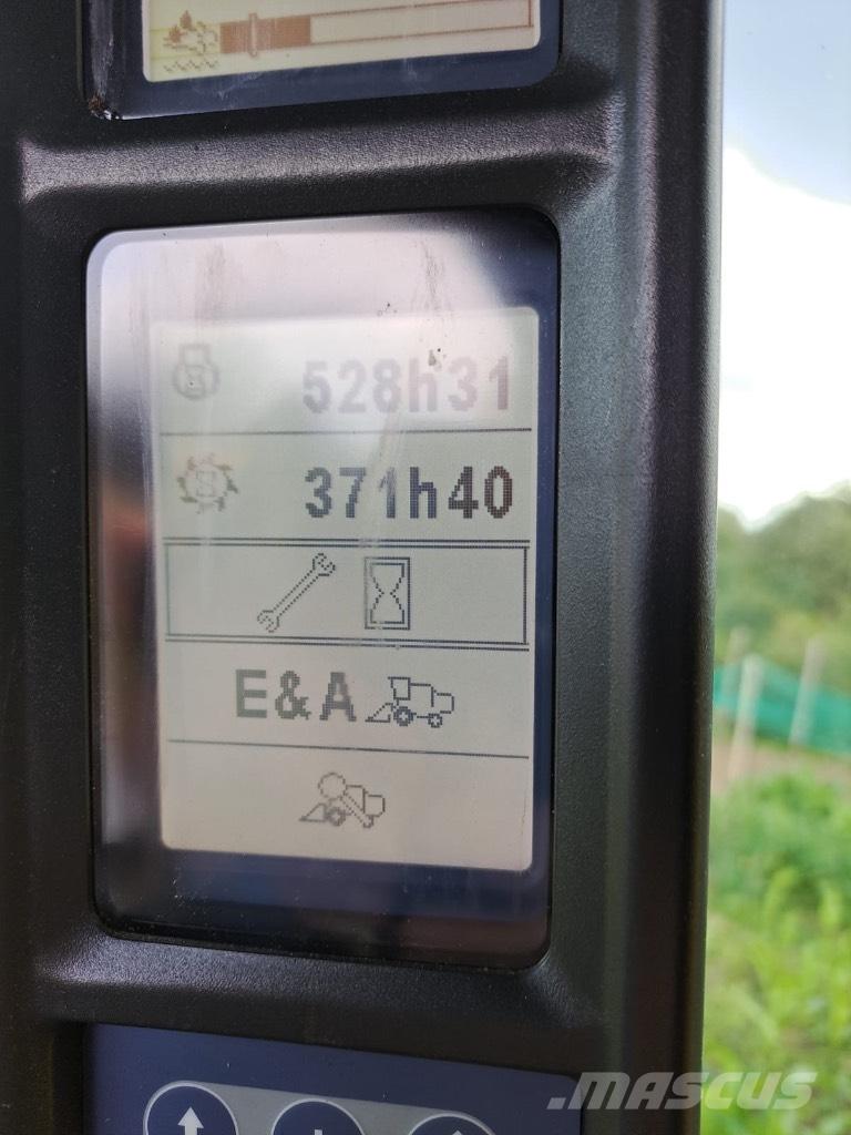 New Holland TC 5.90 Combine harvesters