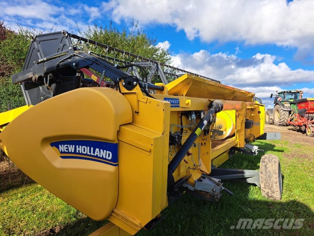 New Holland TC 5.90 Combine harvesters