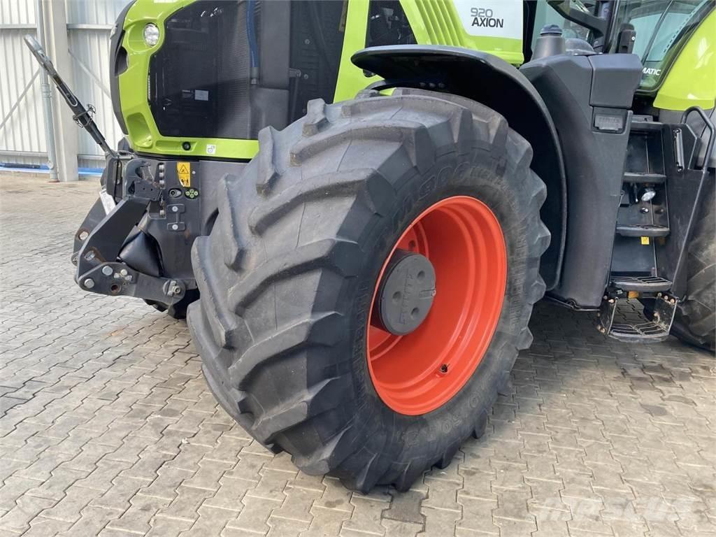 CLAAS Axion 920 Tractors