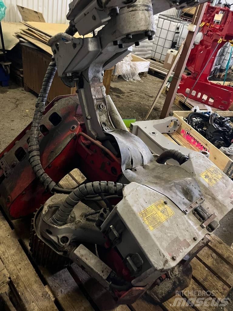 Log Max 4000T Harvester heads
