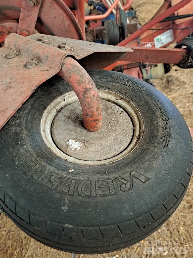 Kuhn GF8501 MH Rakes and tedders