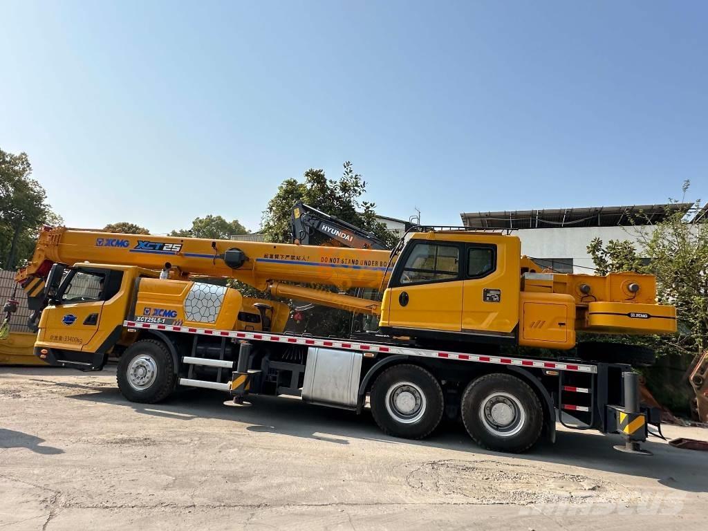 XCMG XCT 25 All terrain cranes
