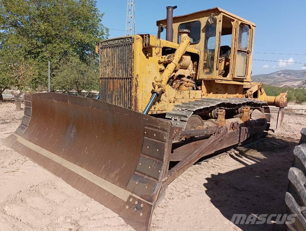 Komatsu D 85 A-12 Crawler dozers
