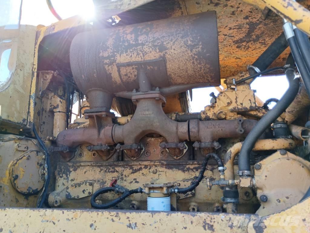 Komatsu D 85 A-12 Crawler dozers