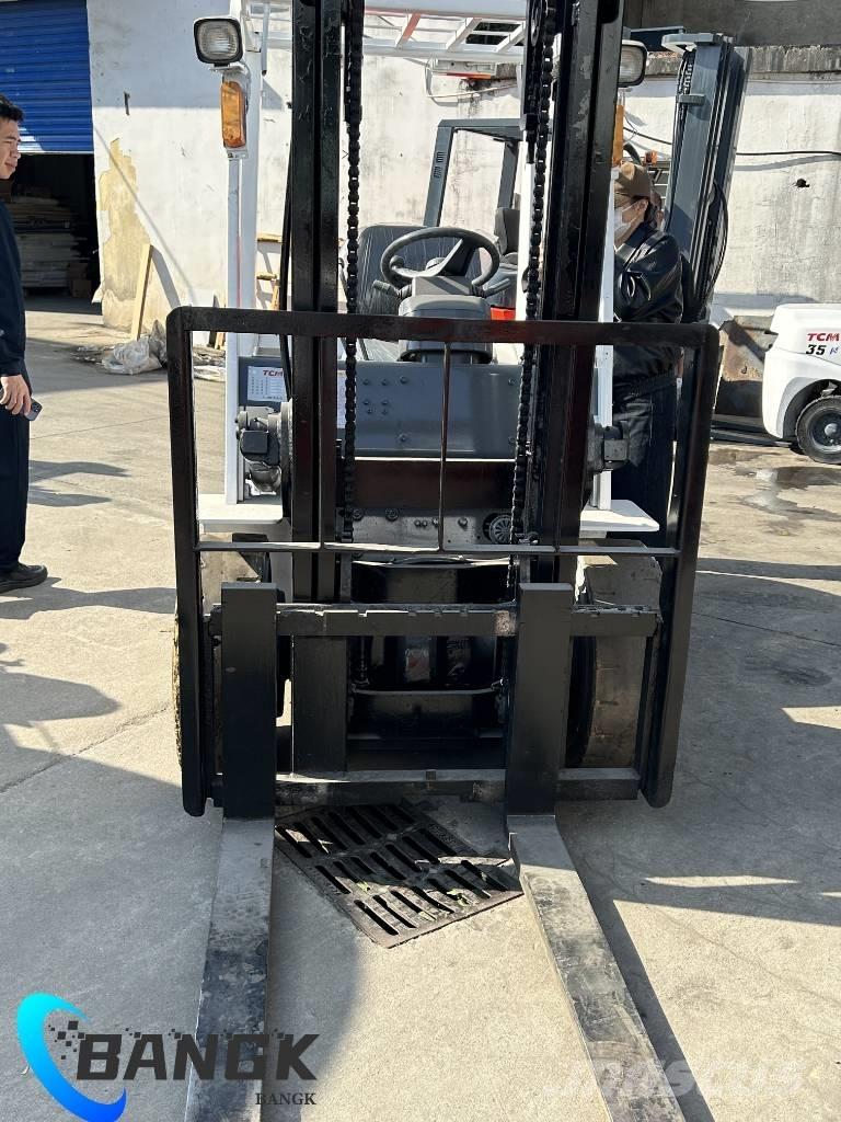 TCM FD30T3C Diesel trucks