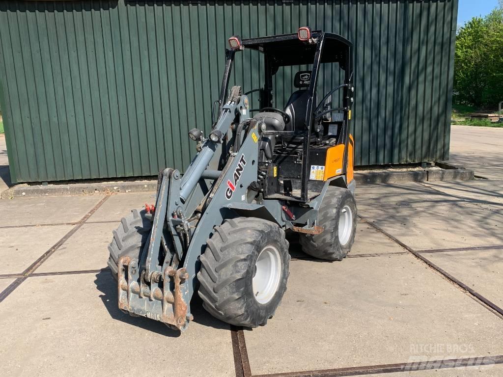 GiANT V 452 T Multi purpose loaders