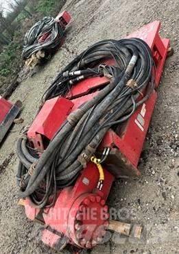 PVE 2323VM Vibratory pile drivers