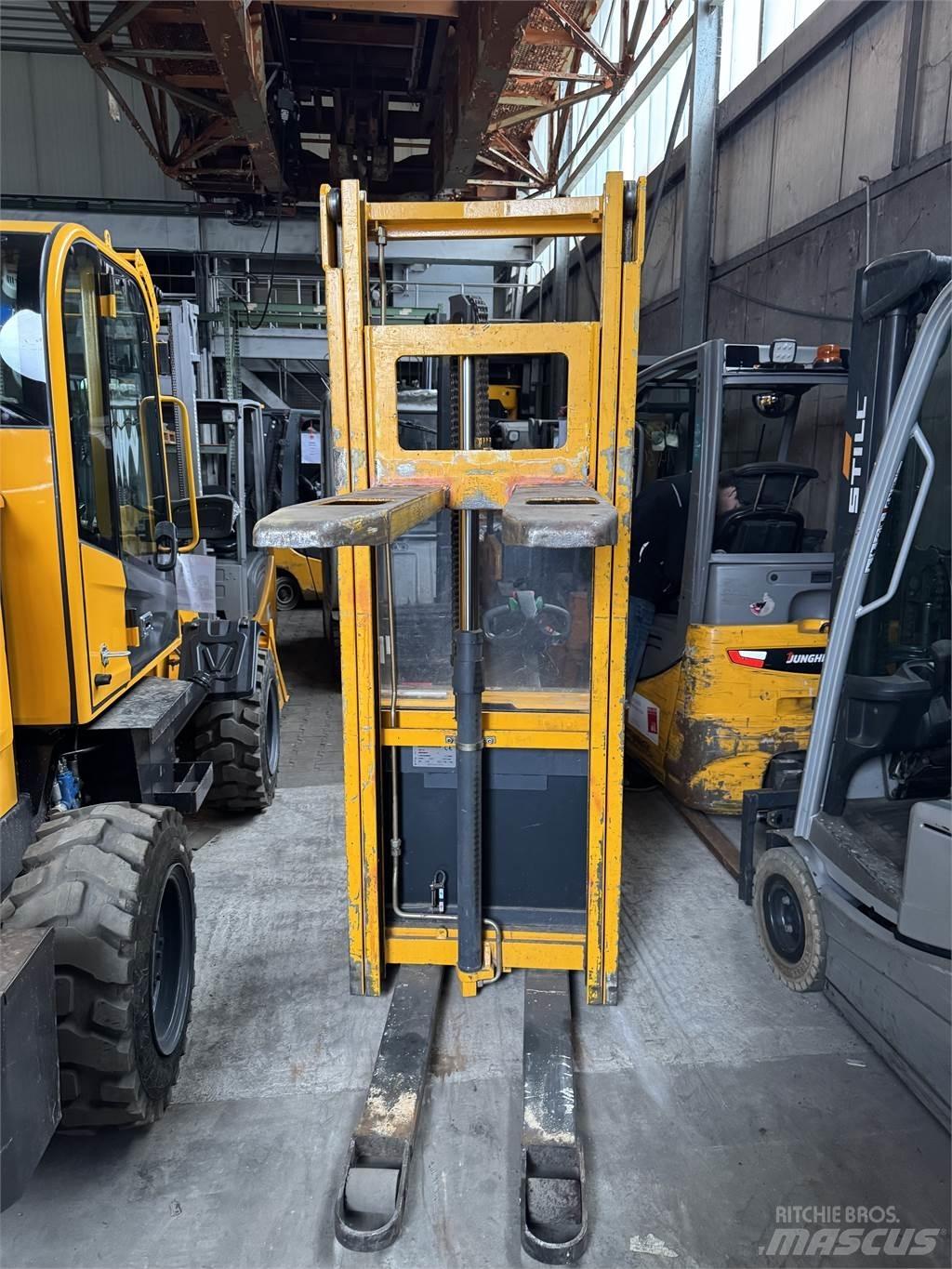 Jungheinrich EJC12 Pedestrian stacker