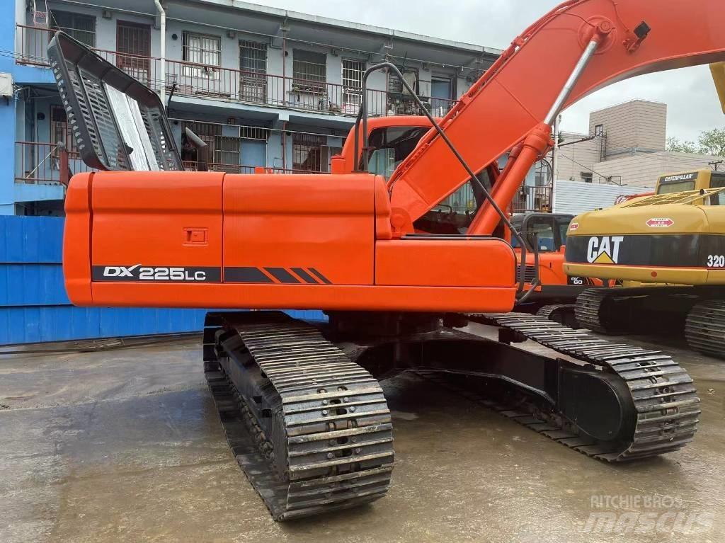 Doosan dx225 Crawler excavators