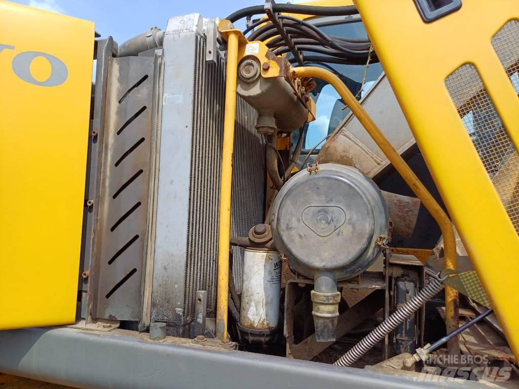 Volvo EW 160 B Wheeled excavators