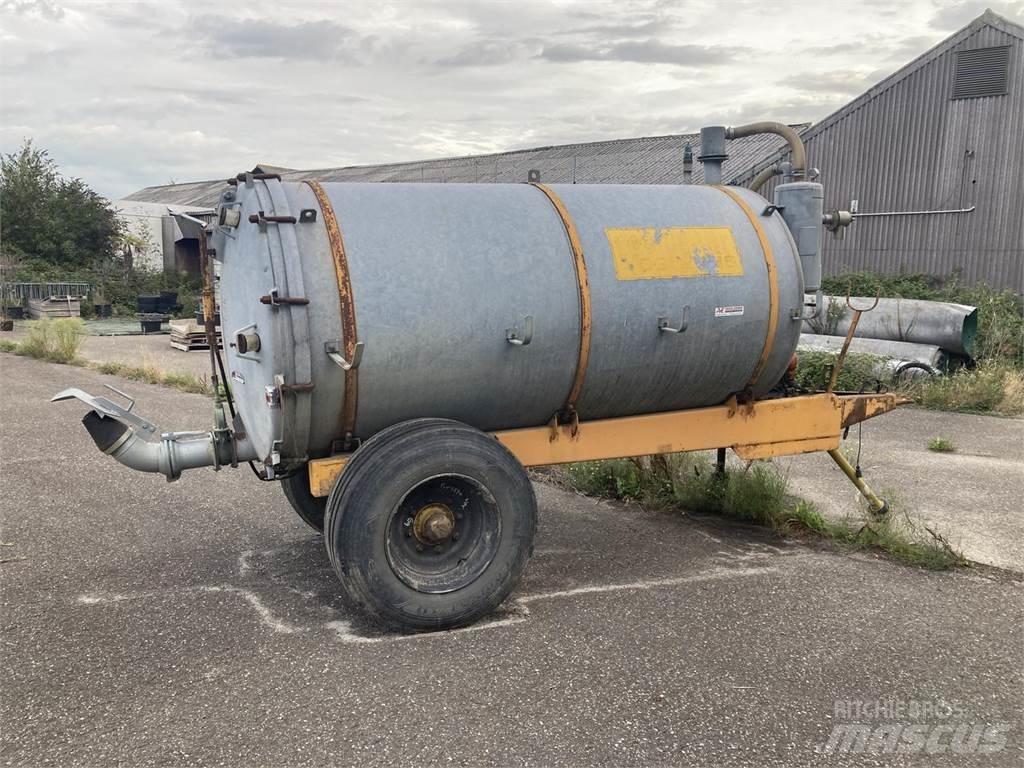 Veenhuis 5800 Slurry tankers