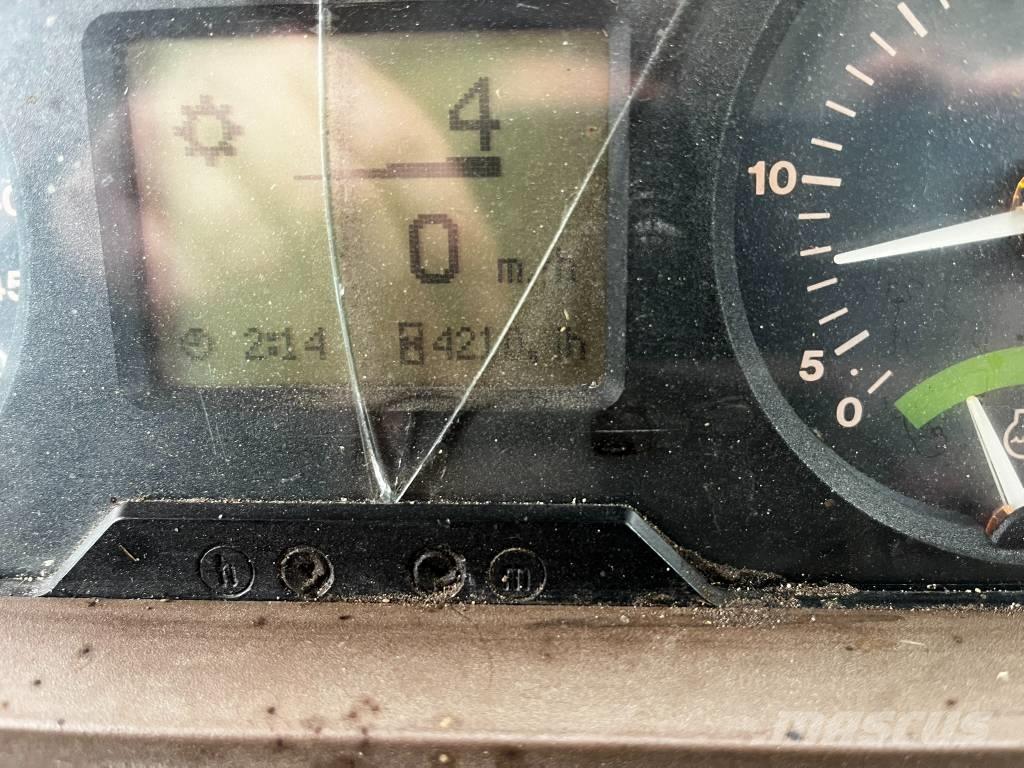 John Deere 6120 Tractors