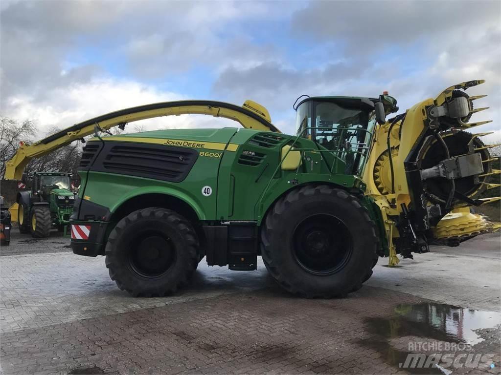 John Deere 8600 Self-propelled foragers