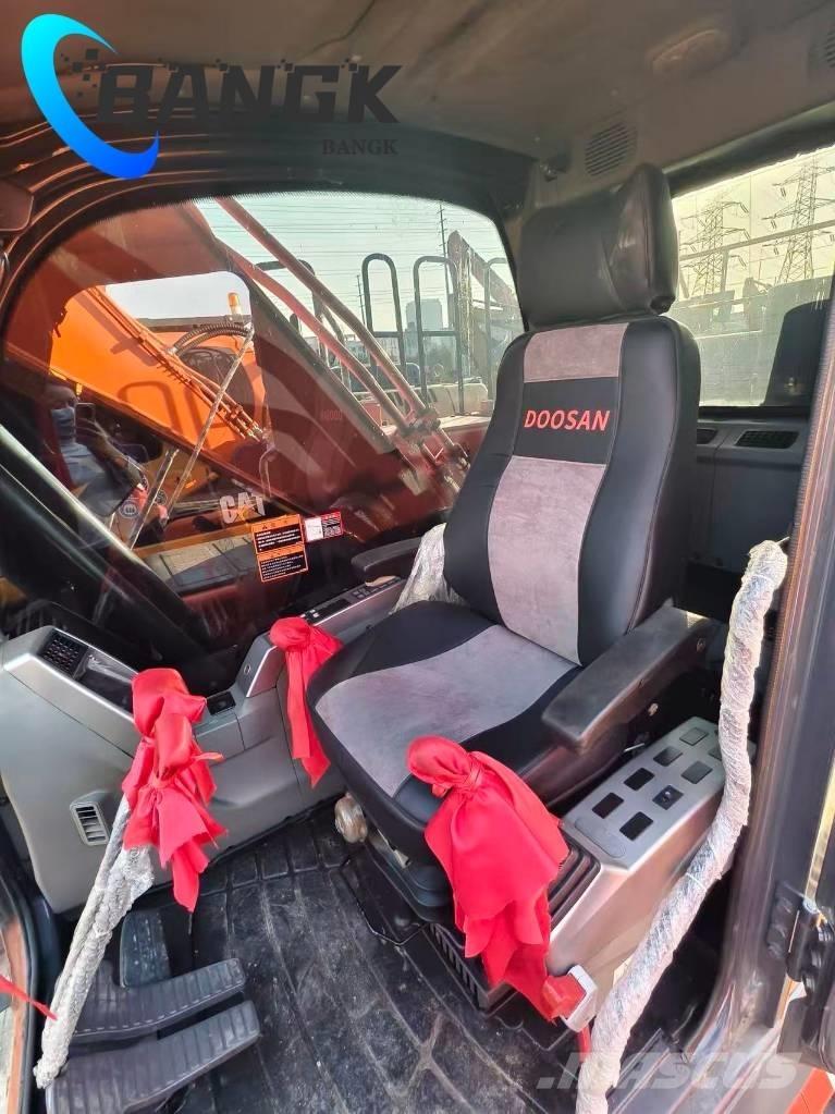 Doosan DX 300 LC Crawler excavators